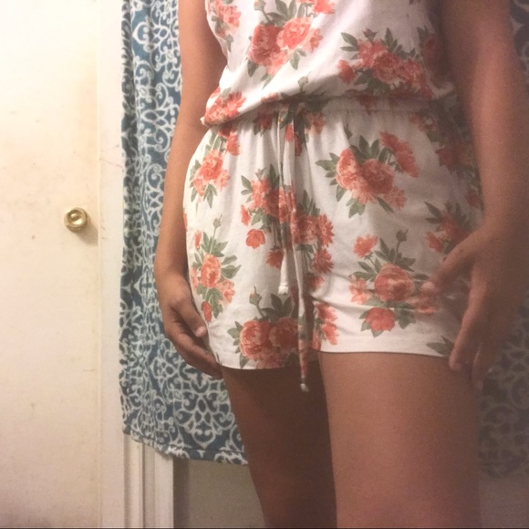 Floral romper - Picture 3 of 7